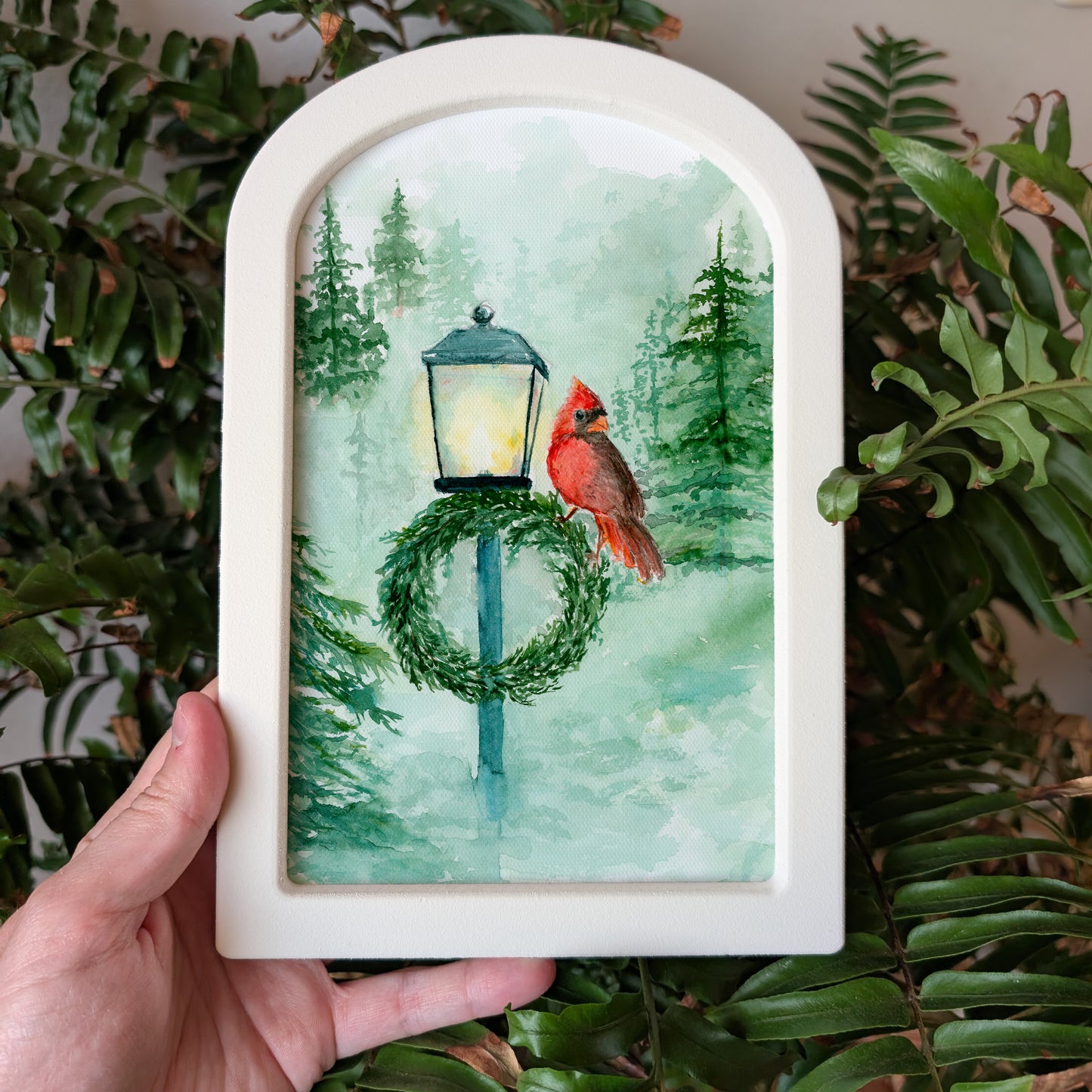 Cardinal on Lamppost - Large Arched Frame