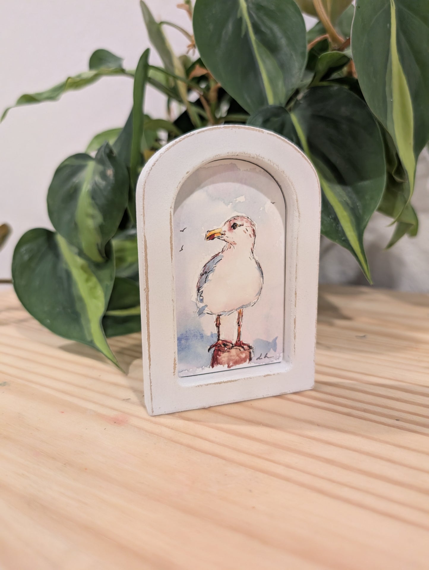 Mini Seagull Art Print - Wood Arch Frame - Lora Cavallin Art